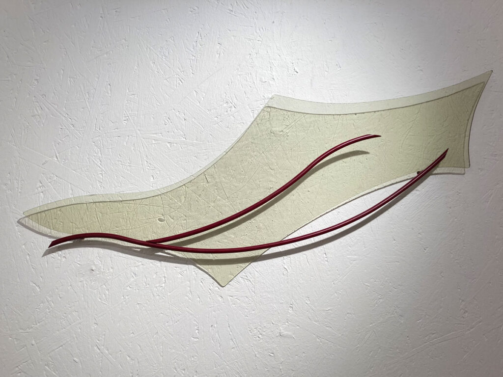 ROTE WELLE IM GRÜNEN MEER